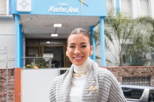Claudia-Bartelle-na-Casa-de-Apoio-Madre-Ana--1-
